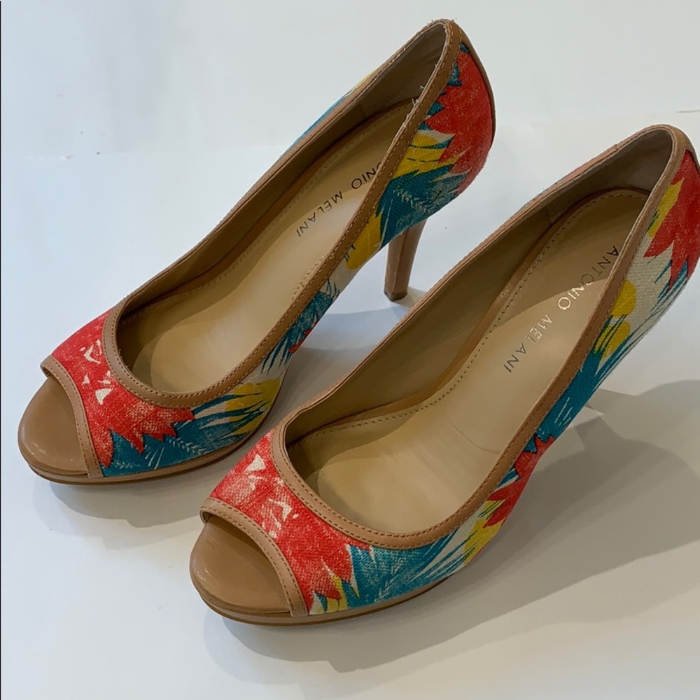 EUC Antonio Melani Heels!
